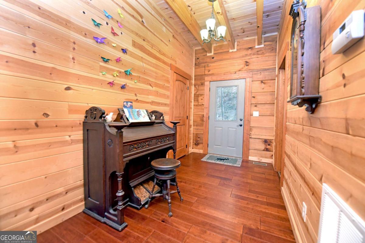 327 Prospectors Pass Ellijay GA 30536