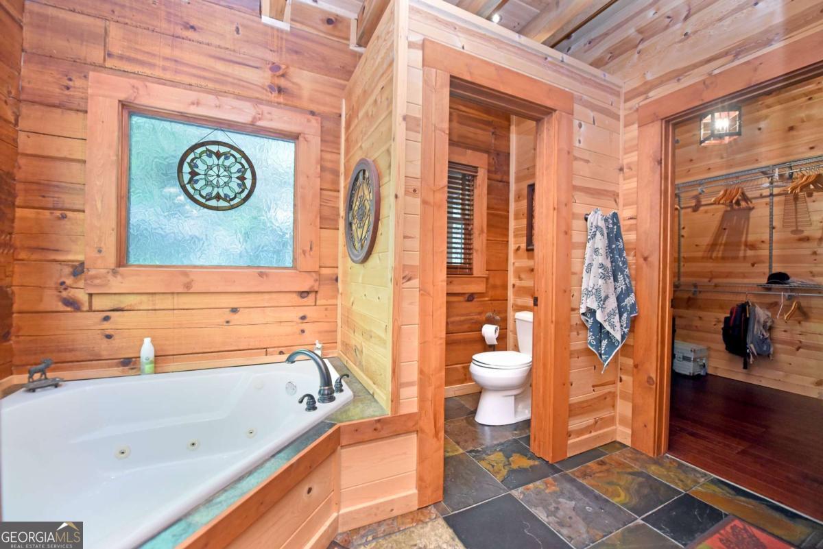 327 Prospectors Pass Ellijay GA 30536
