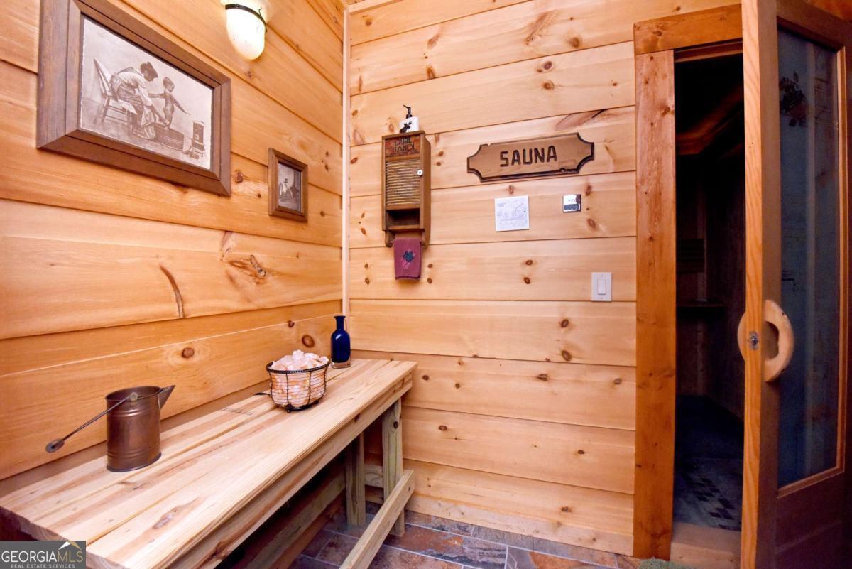327 Prospectors Pass Ellijay GA 30536