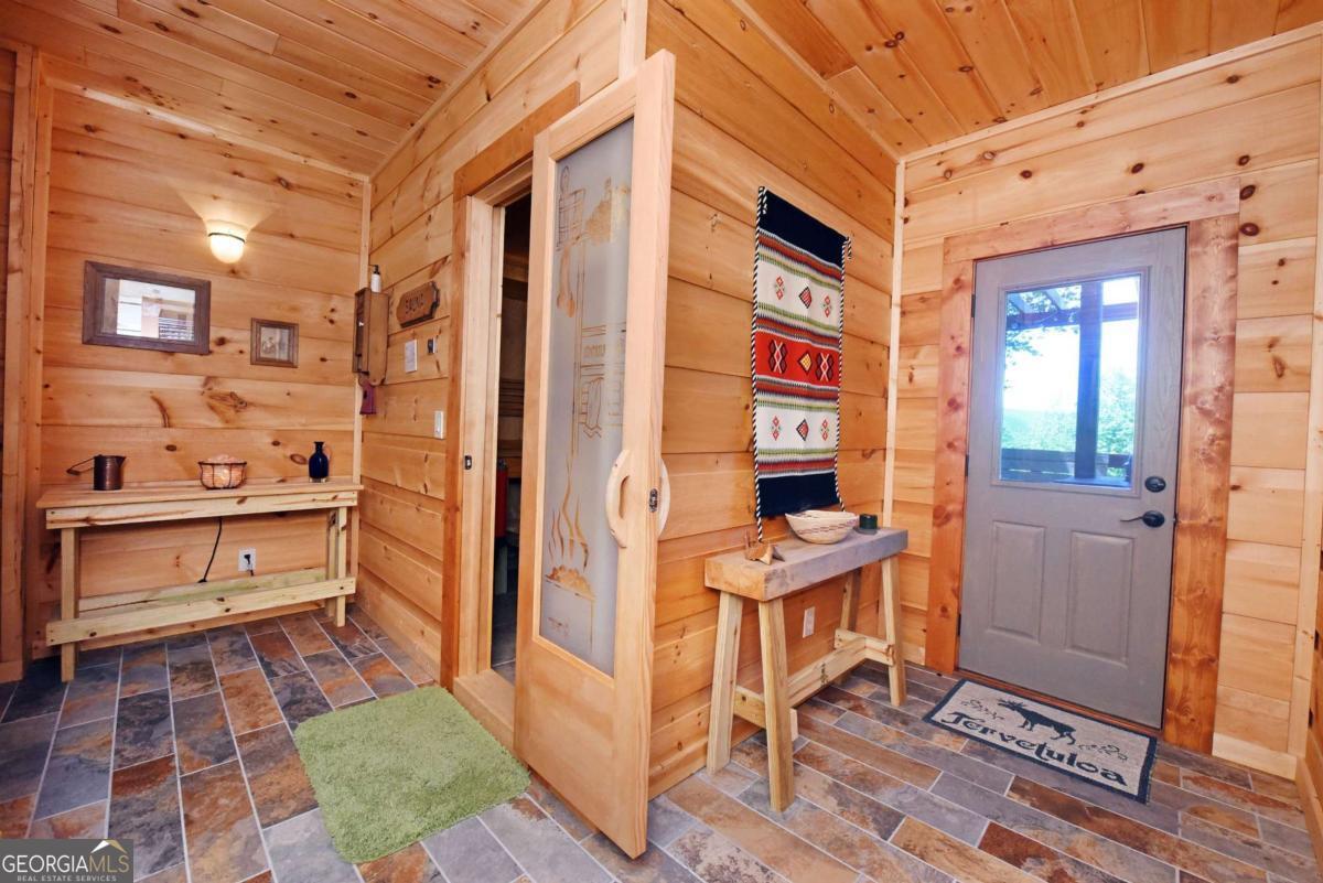 327 Prospectors Pass Ellijay GA 30536