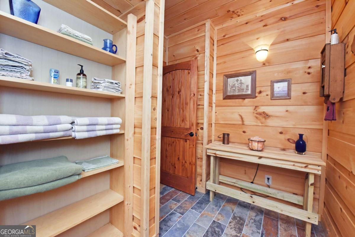 327 Prospectors Pass Ellijay GA 30536