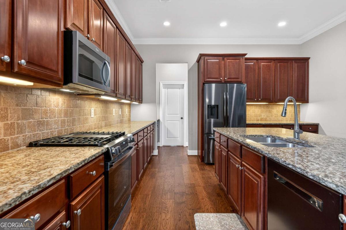 2003 Heathermere Way Roswell GA 30075