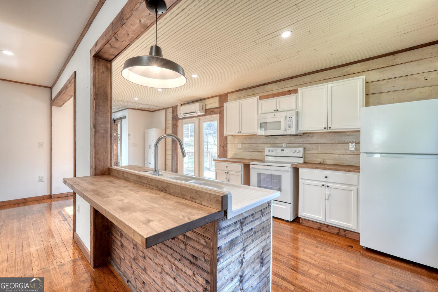 734 Bell Creek Road Hiawassee GA 30546
