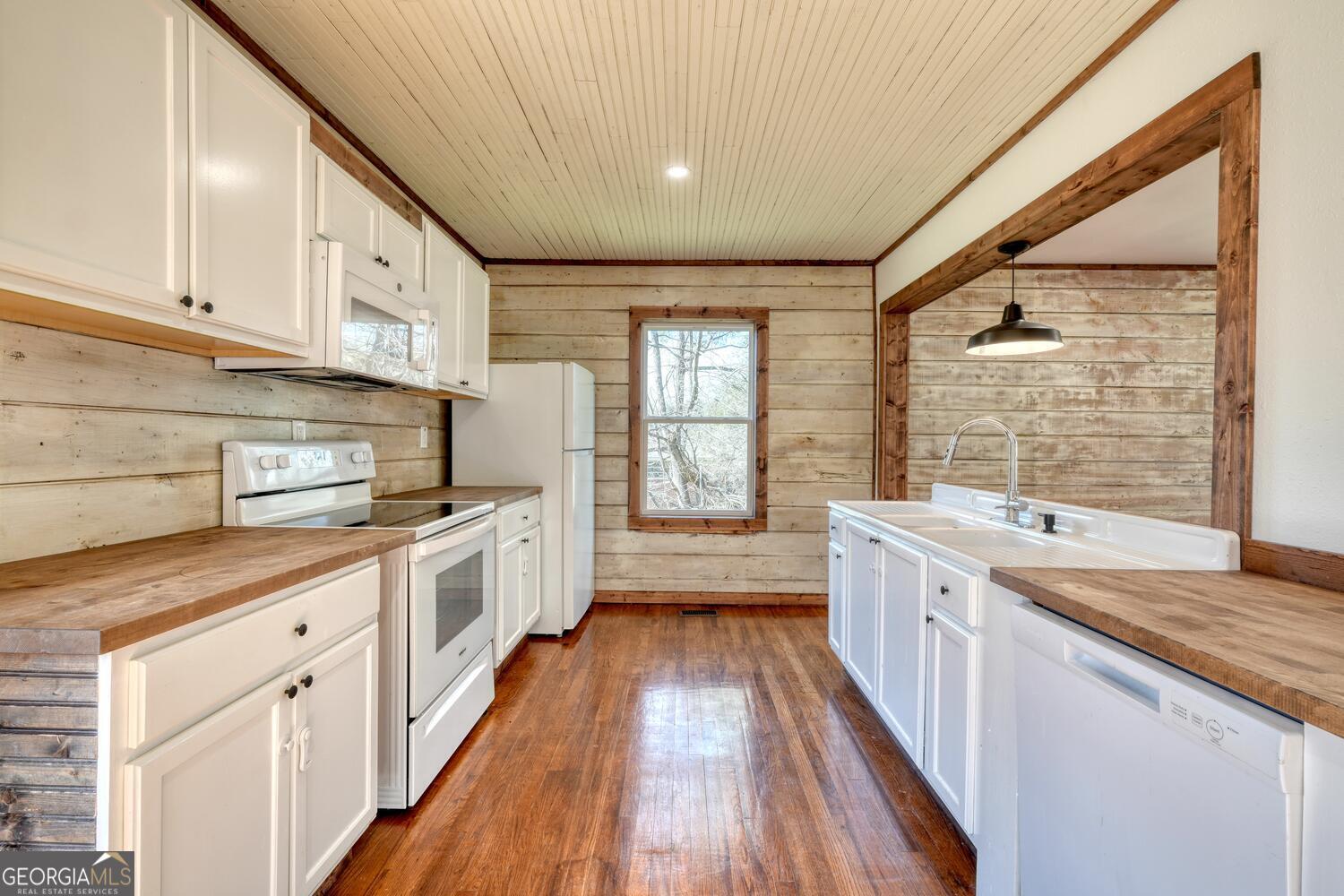 734 Bell Creek Road Hiawassee GA 30546