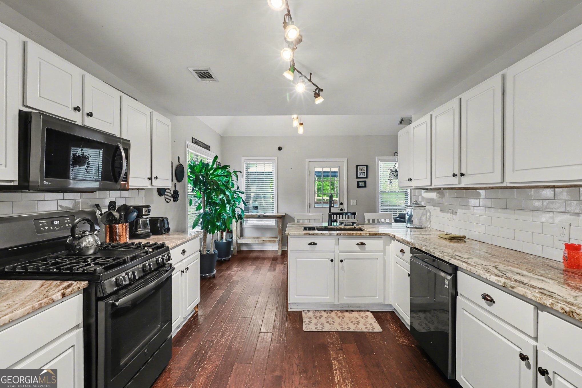 15 Indian Valley Way Rydal GA 30171