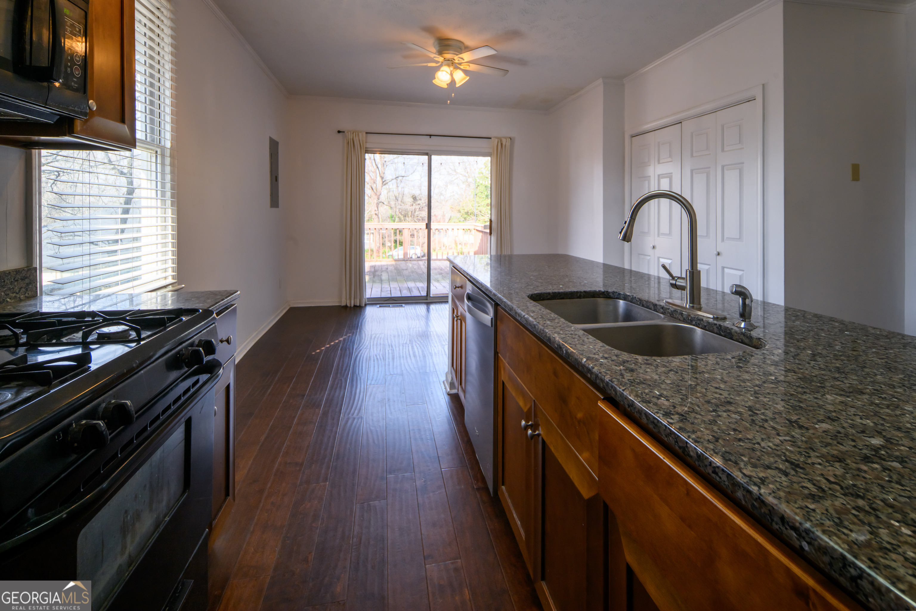 2881 Parrott Avenue NW Atlanta GA 30318