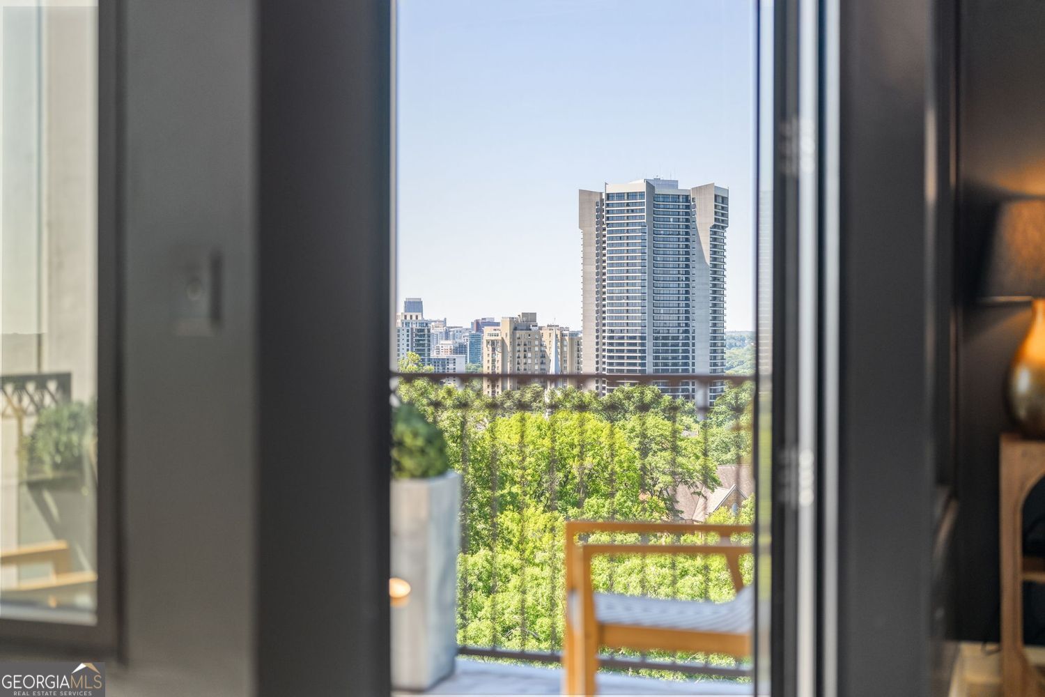 2828 Peachtree Road NW Atlanta GA 30305