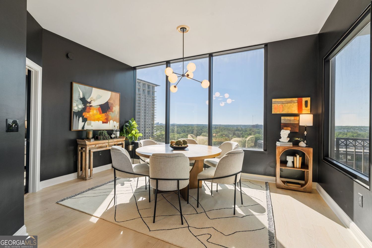 2828 Peachtree Road NW Atlanta GA 30305