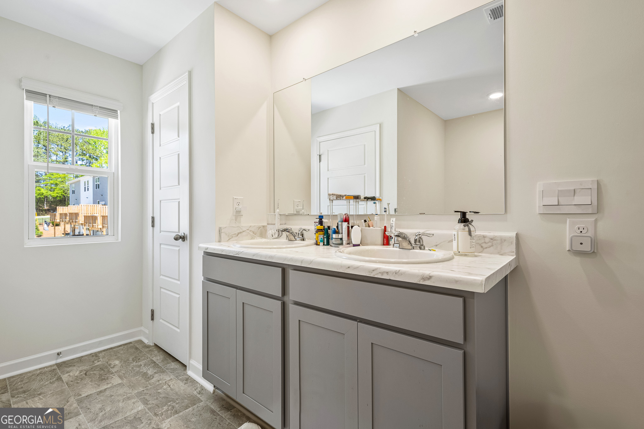 1180 Cades Walk Lawrenceville GA 30045