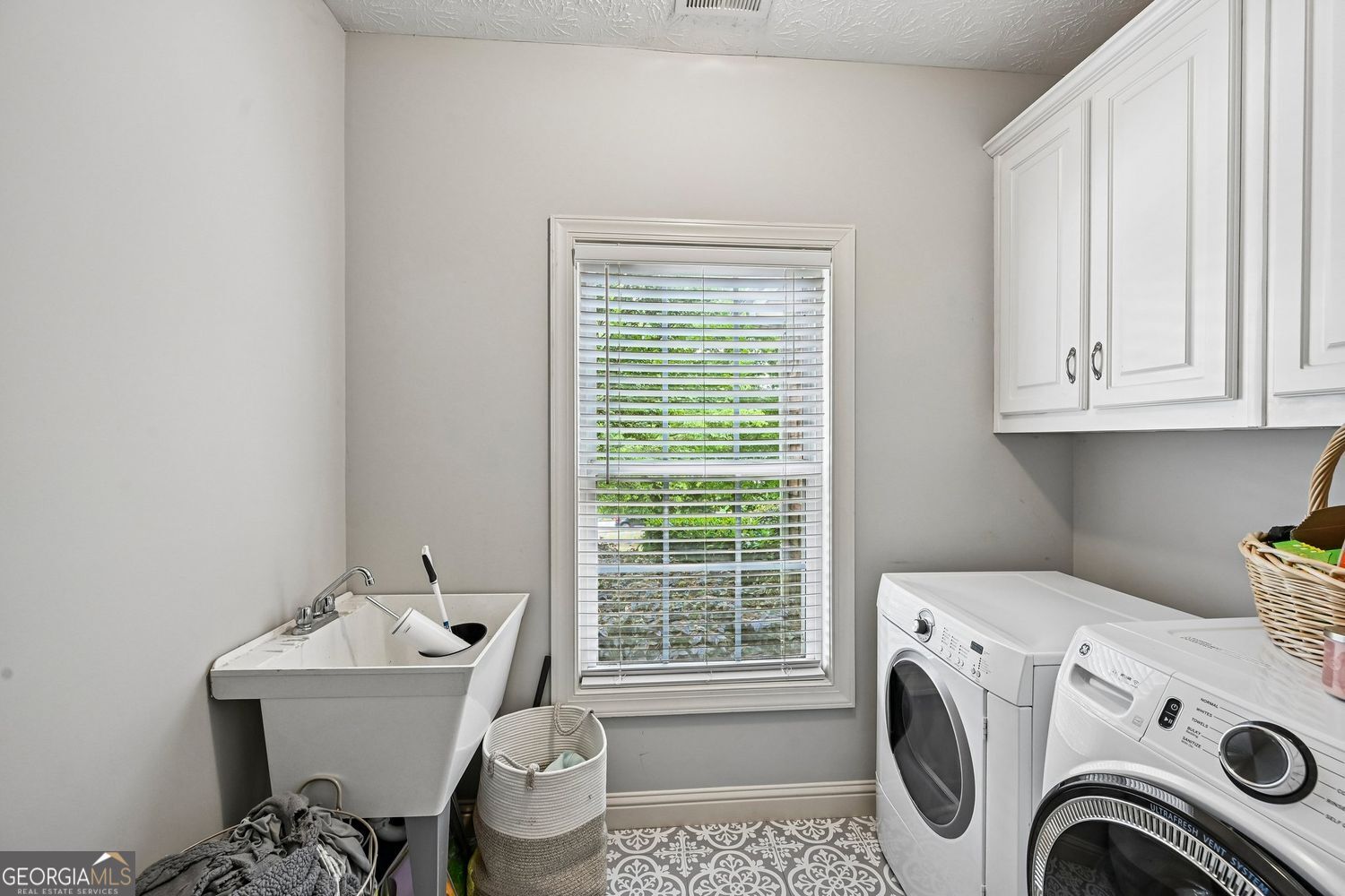 807 Kennedy Court Loganville GA 30052