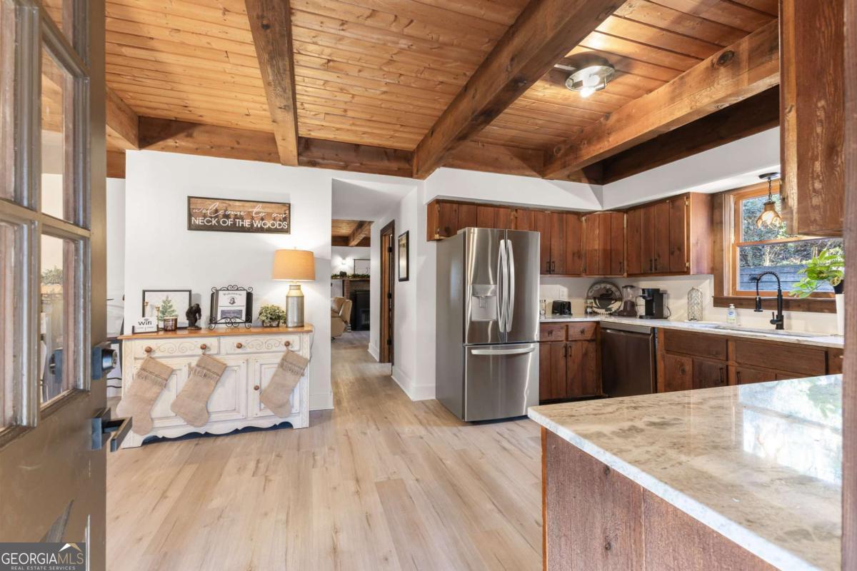 40 Kaceys Lane Helen GA 30545