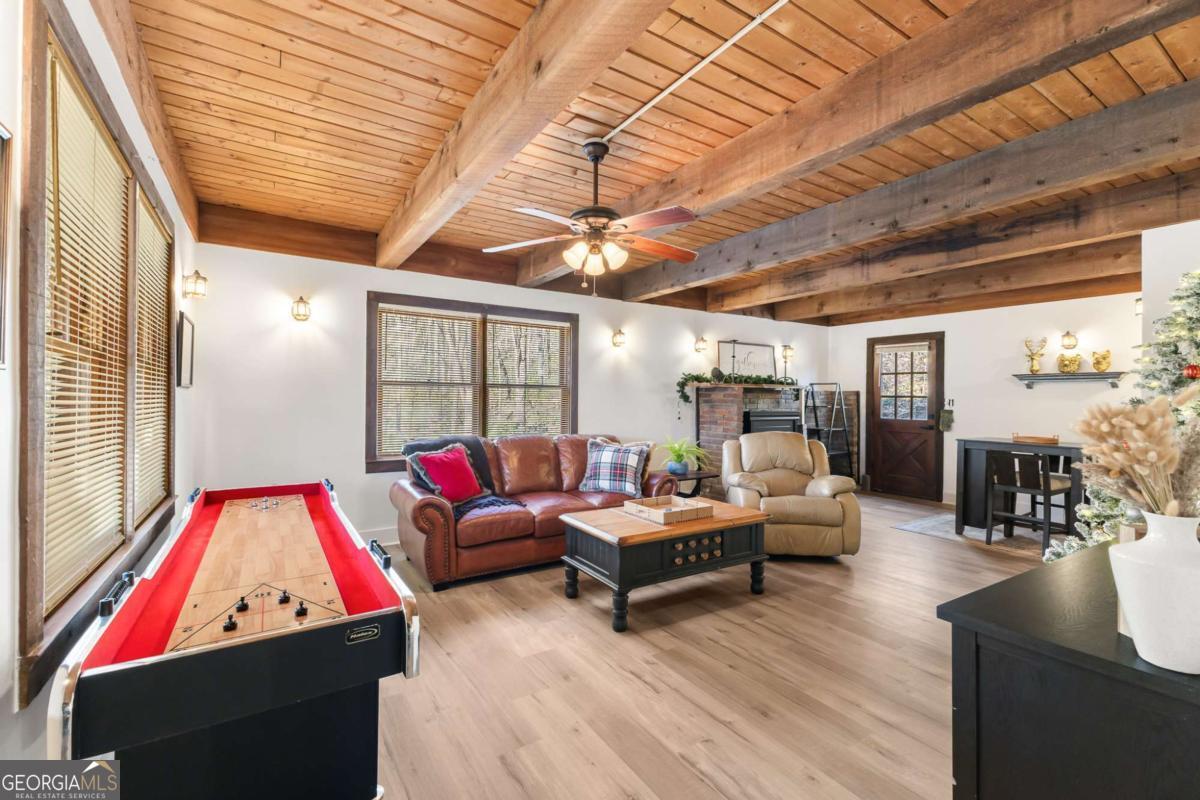 40 Kaceys Lane Helen GA 30545