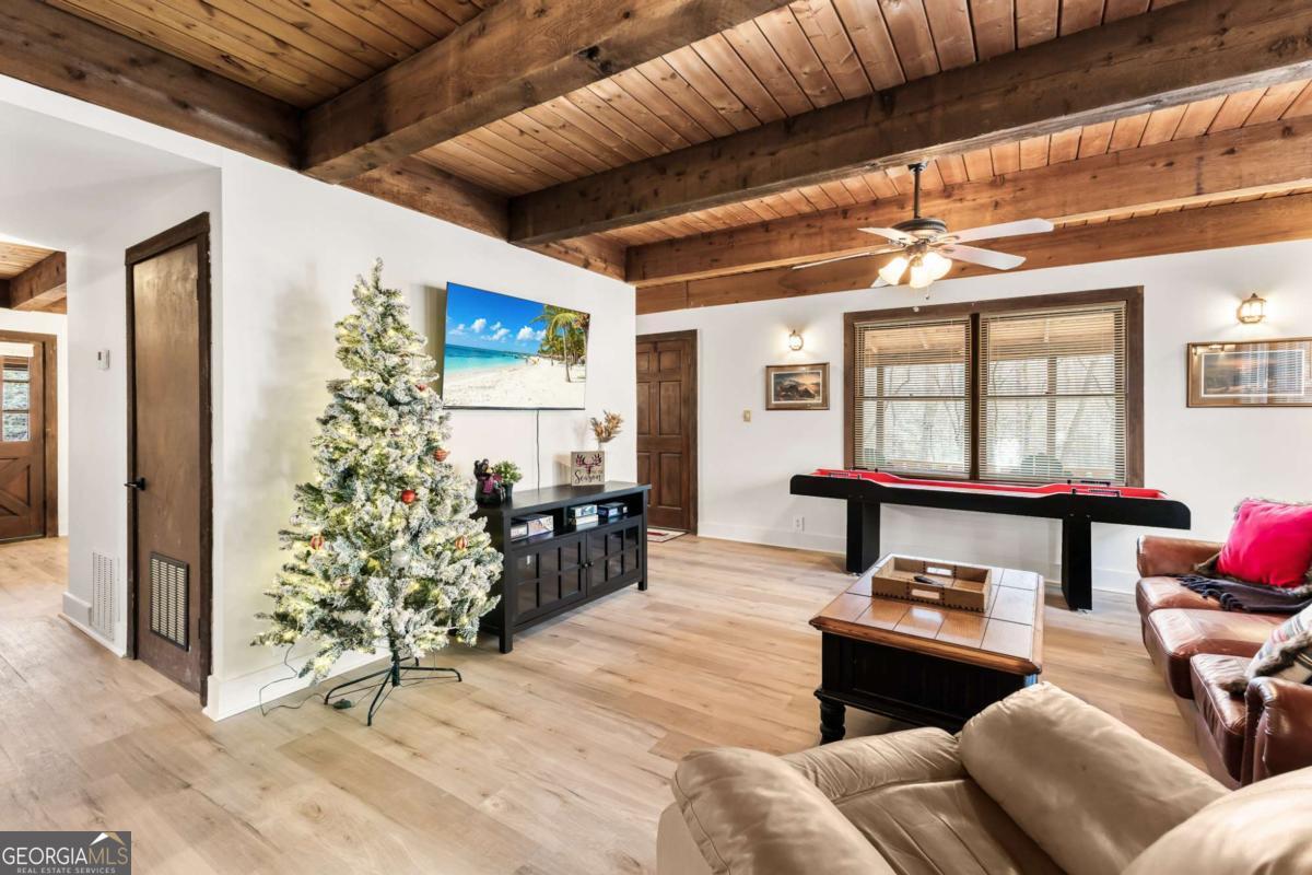 40 Kaceys Lane Helen GA 30545