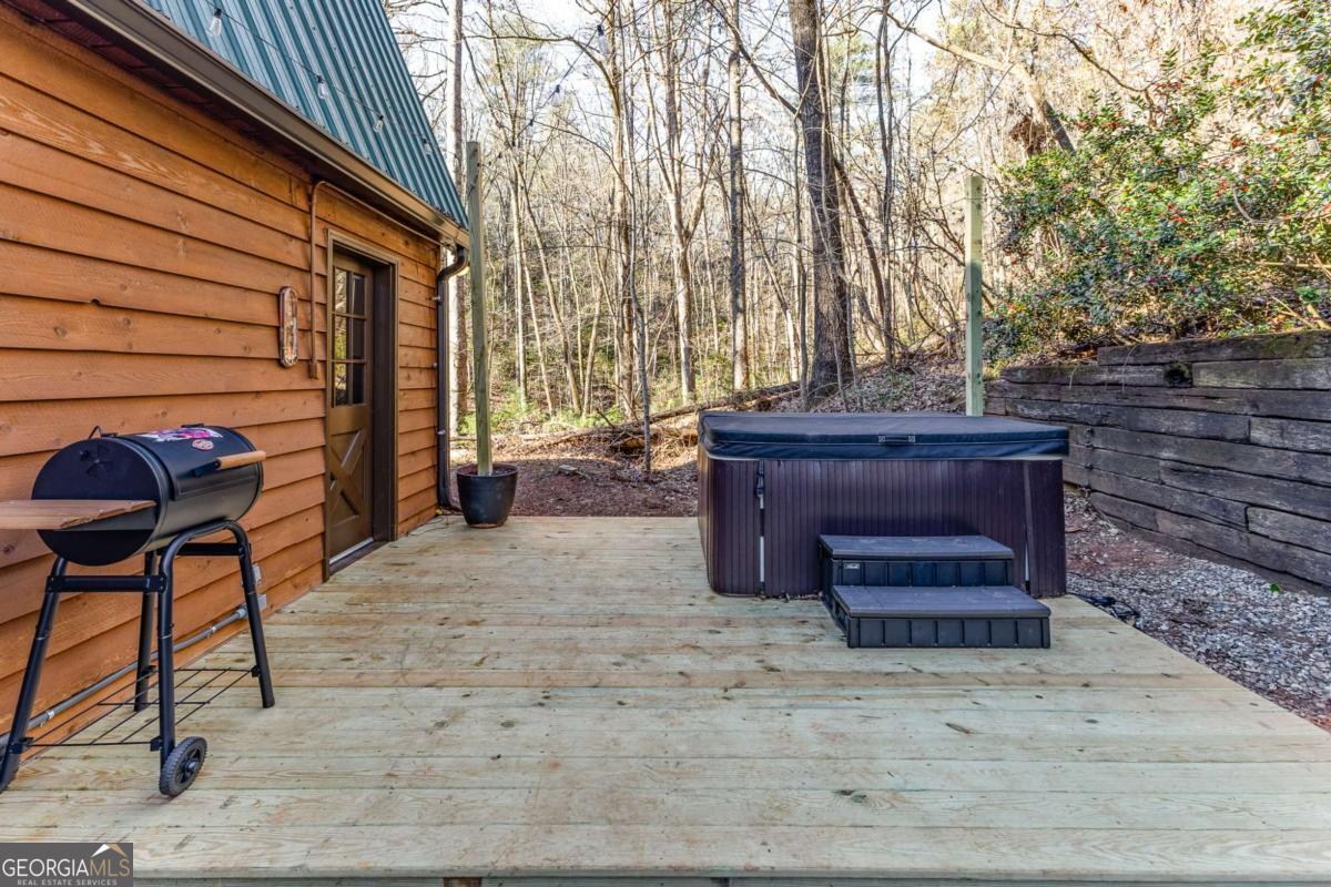 40 Kaceys Lane Helen GA 30545