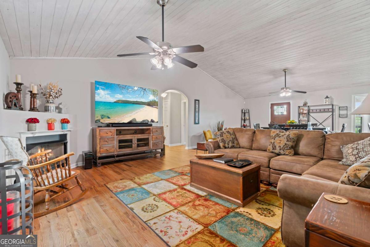 86 Back Trail Cleveland GA 30528