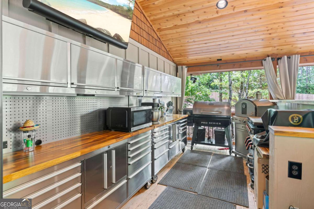 86 Back Trail Cleveland GA 30528