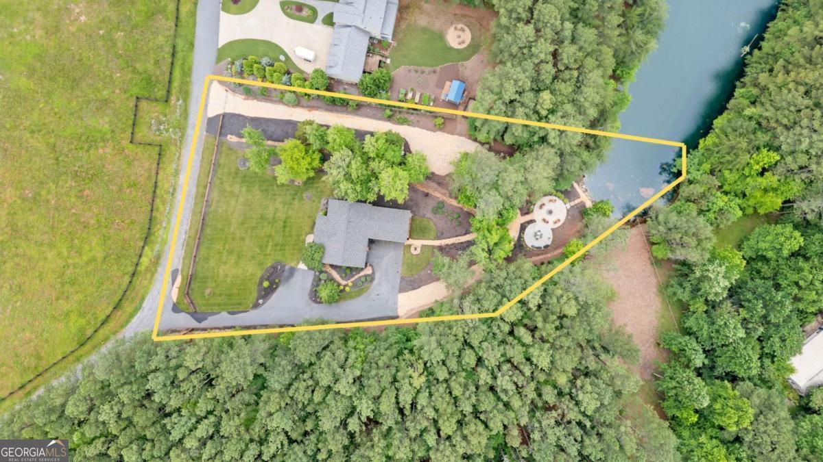 86 Back Trail Cleveland GA 30528