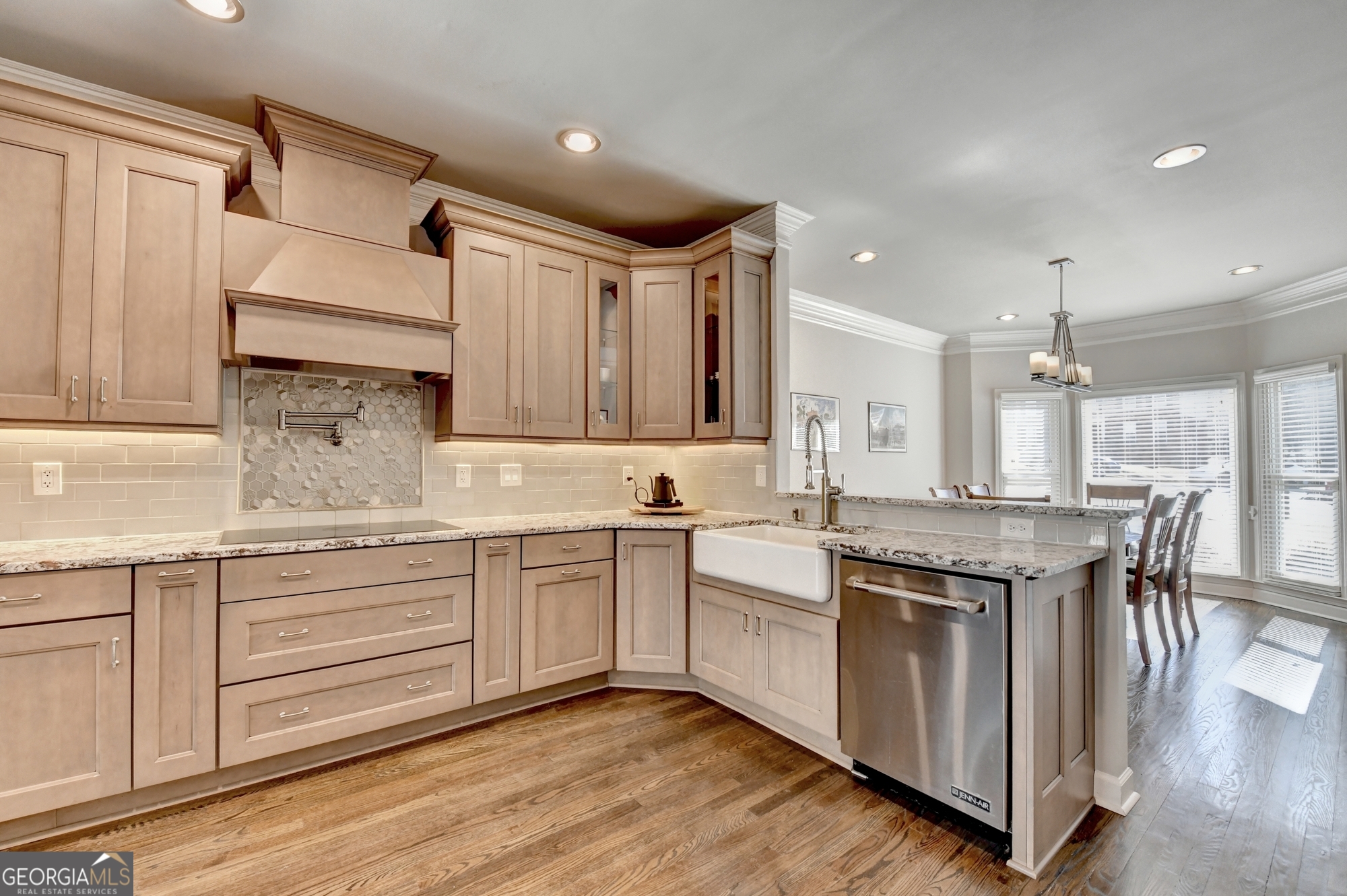350 S Satinwood Place Roswell GA 30076