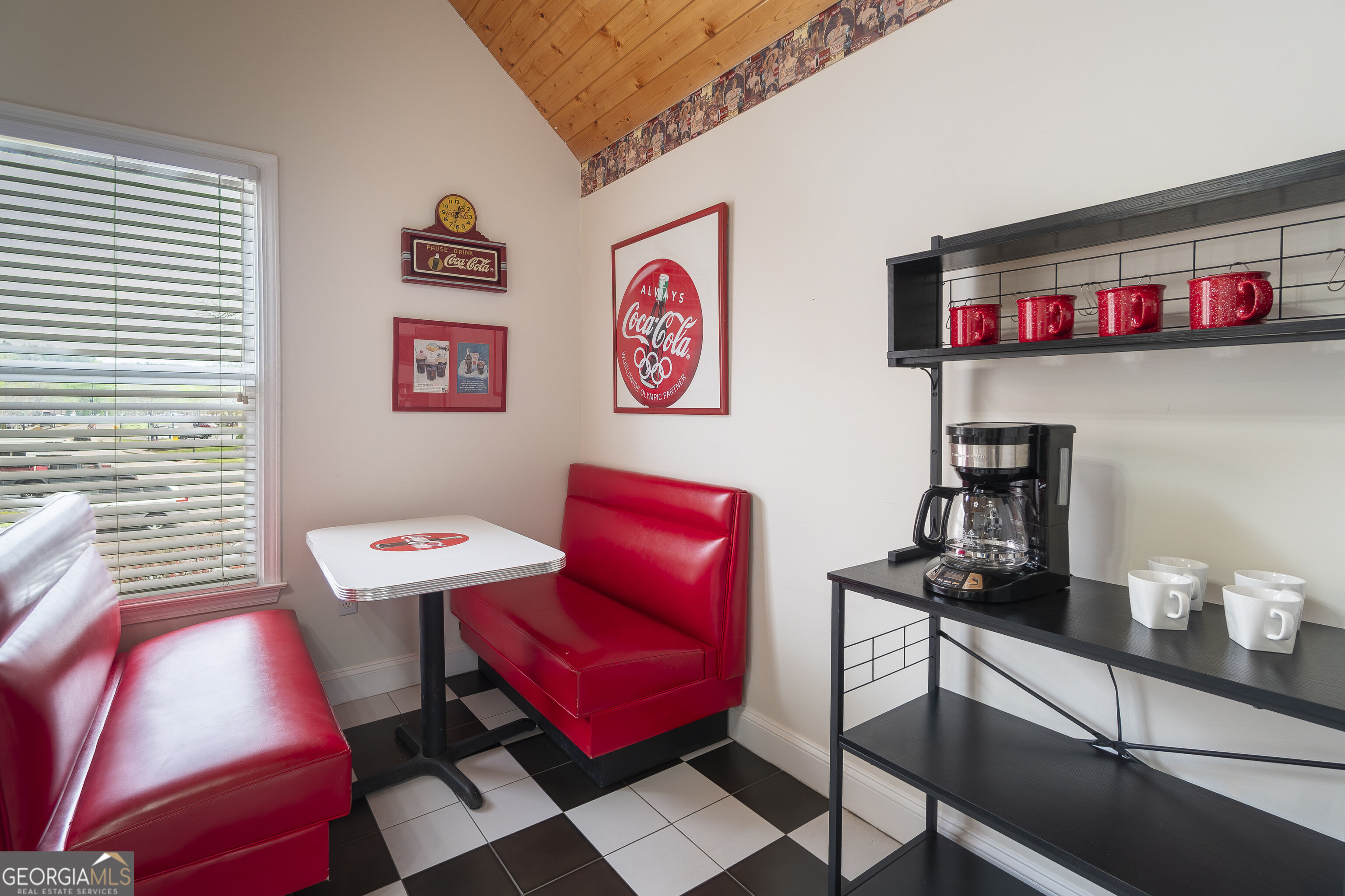 892 Edelweiss Strasse Helen GA 30545