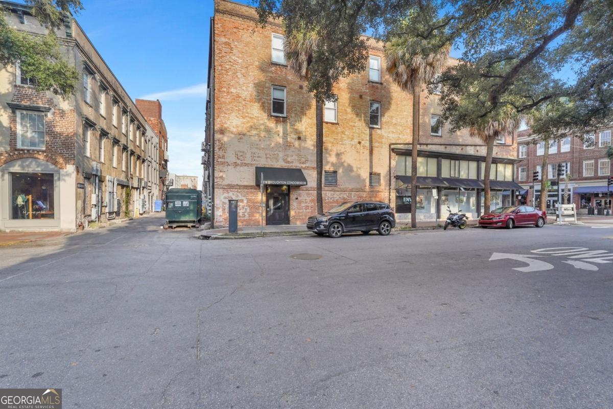 310 W Broughton Street Savannah GA 31401