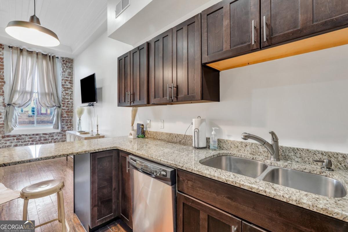 310 W Broughton Street Savannah GA 31401