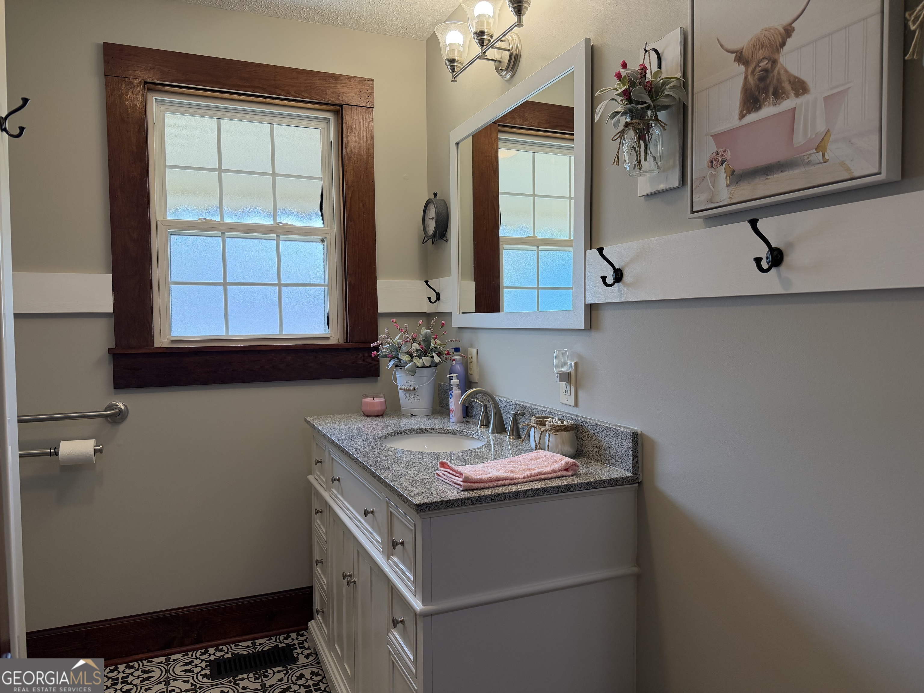 2 W Pearl Street Alamo GA 30411