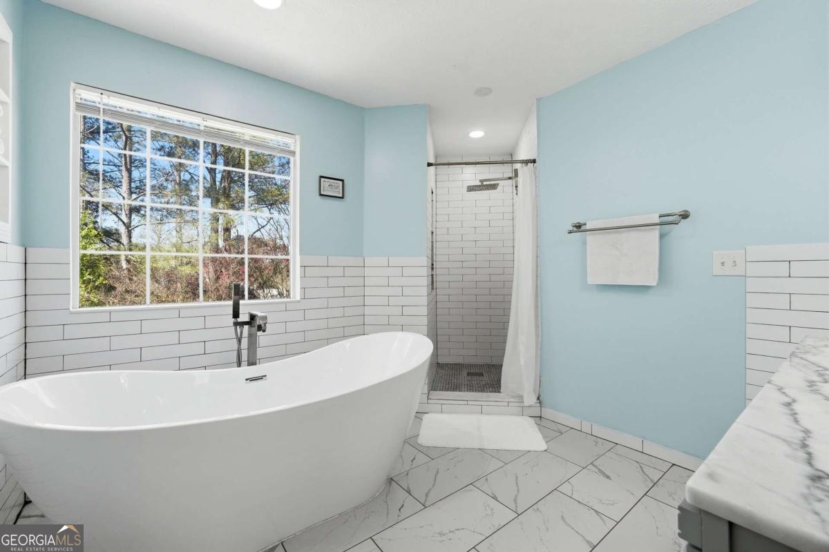 4643 Noah Overlook W Acworth GA 30101