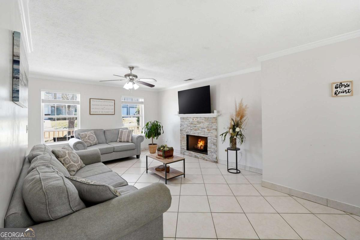 4643 Noah Overlook W Acworth GA 30101