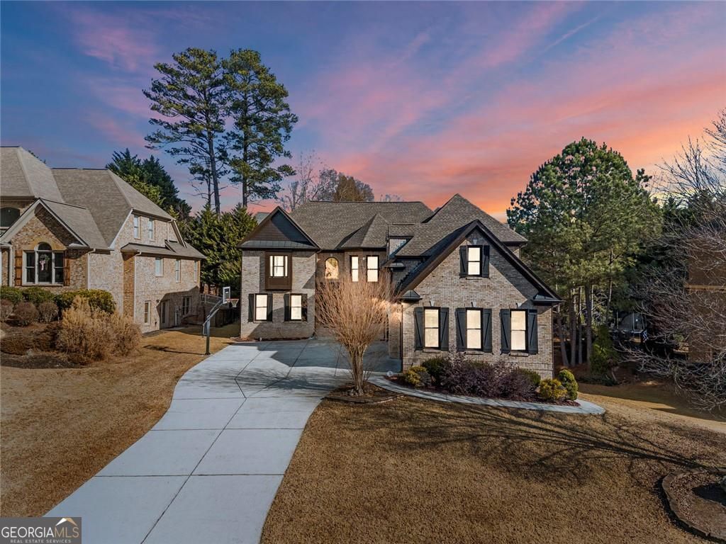 585 Settles Brook Court Suwanee GA 30024