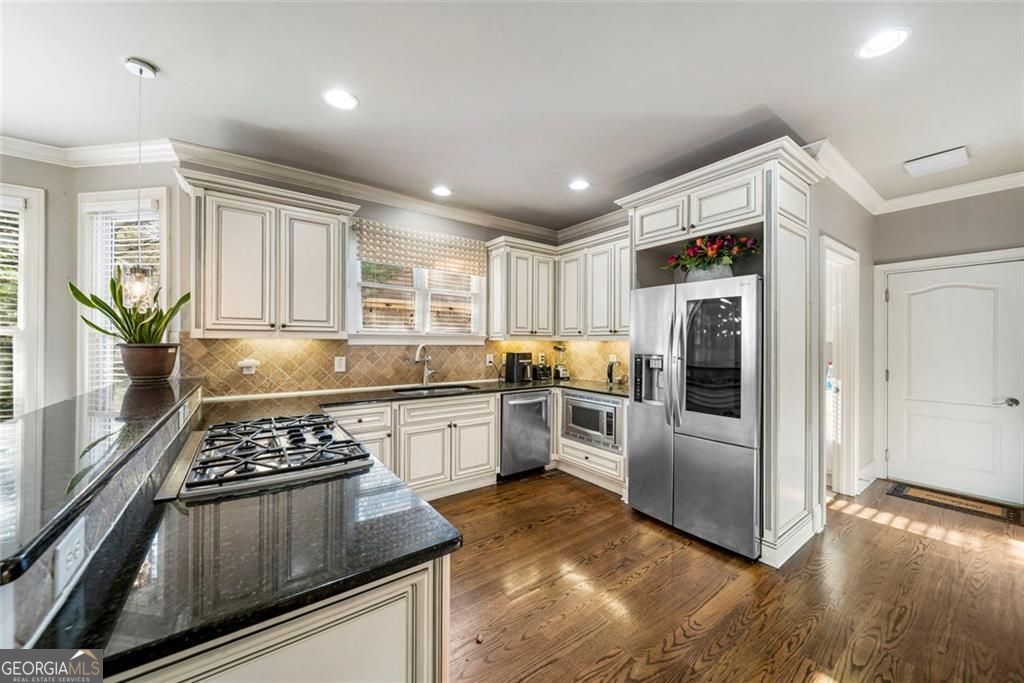 585 Settles Brook Court Suwanee GA 30024