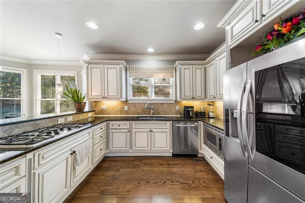 585 Settles Brook Court Suwanee GA 30024