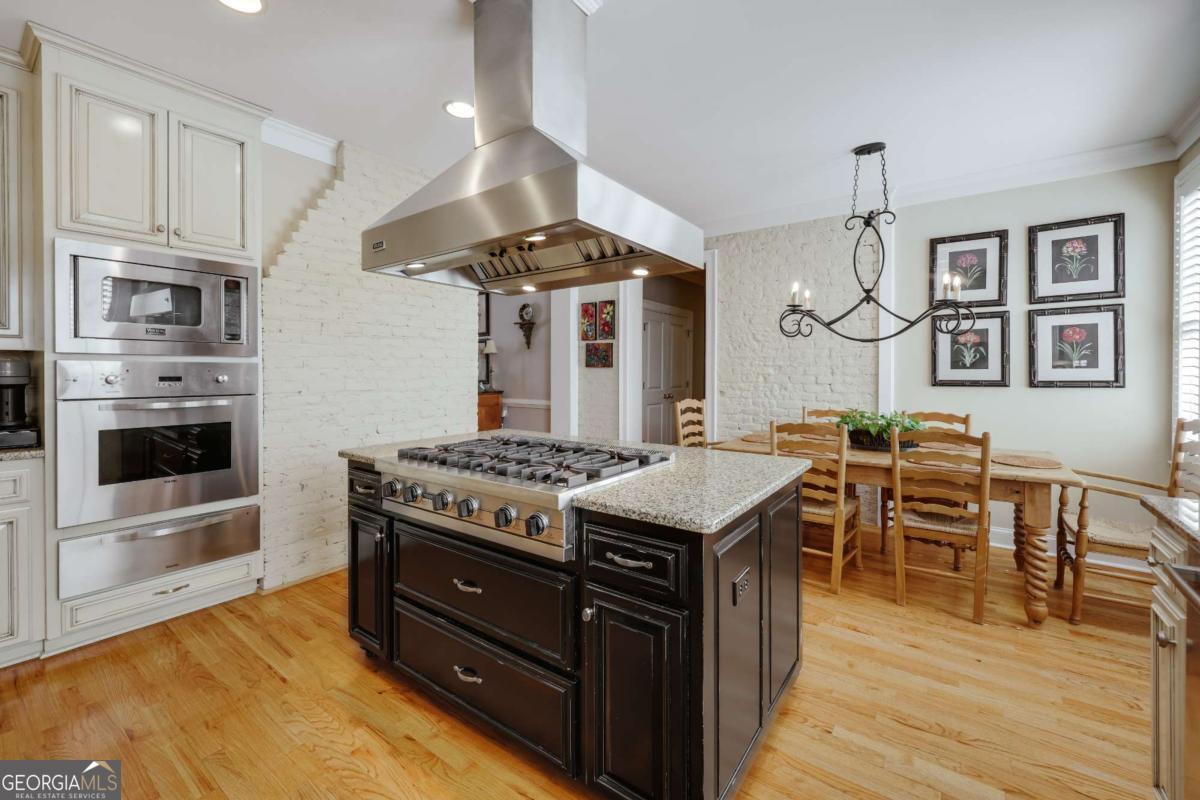 577 Cloverhurst Avenue Athens GA 30606