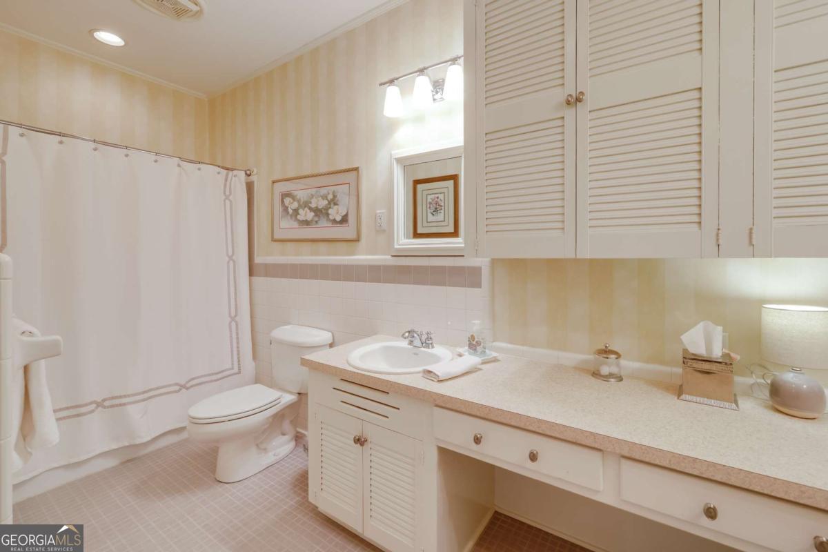 577 Cloverhurst Avenue Athens GA 30606