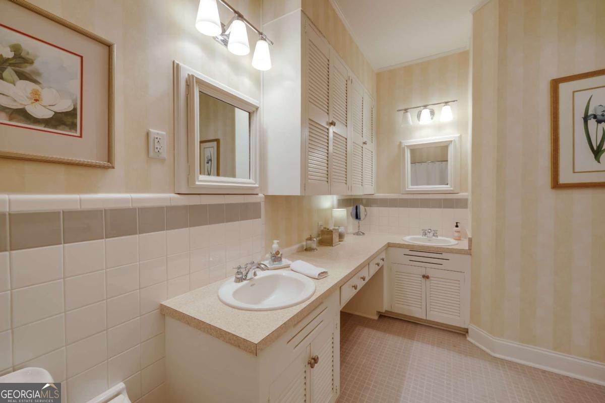 577 Cloverhurst Avenue Athens GA 30606