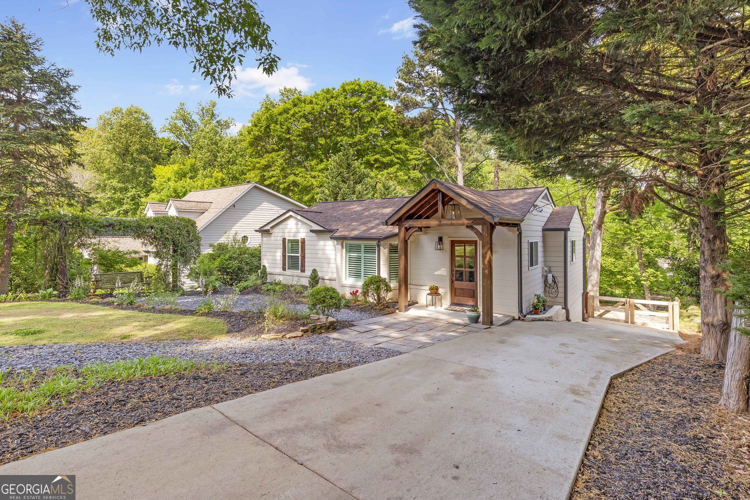 1840 Woodland Hills Avenue NW Atlanta GA 30318