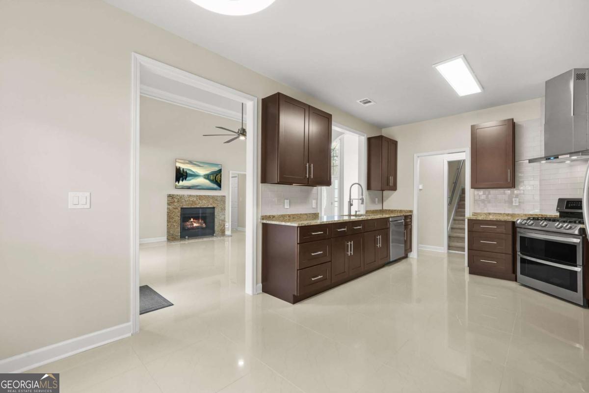 1564 Ember Oaks Circle Powder Springs GA 30127