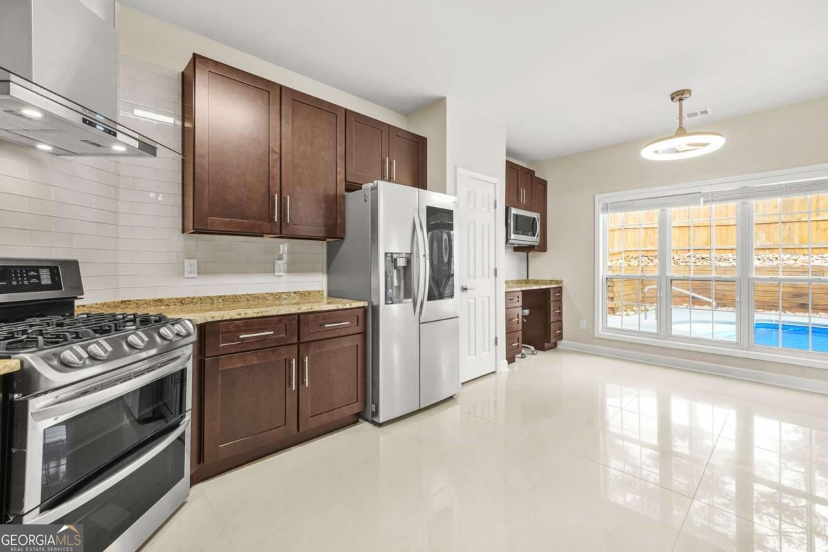 1564 Ember Oaks Circle Powder Springs GA 30127