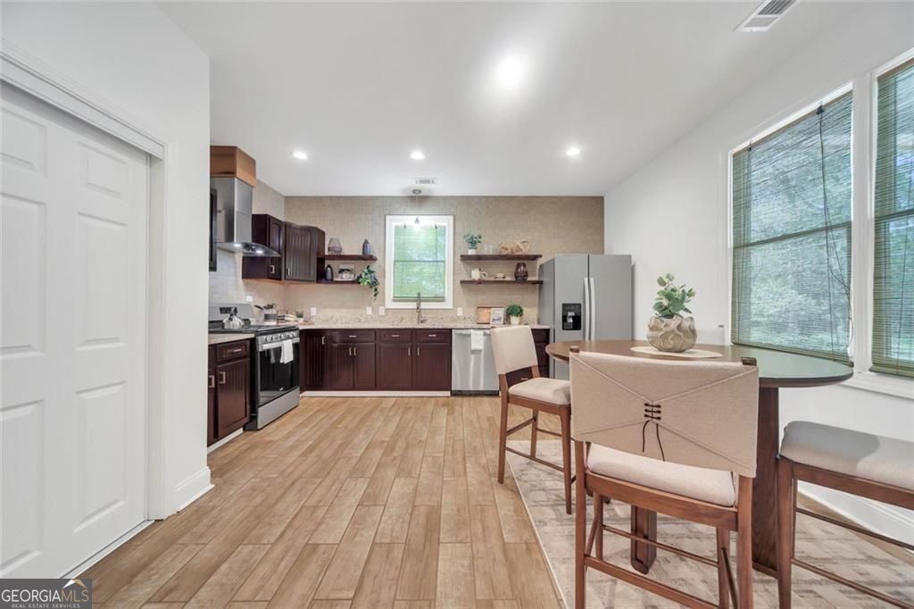 5429 E Mountain Street Stone Mountain GA 30083