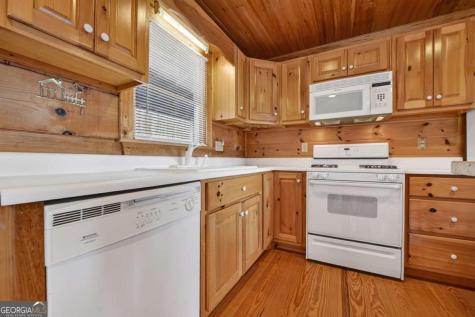 1186 Walnut Ridge Ellijay GA 30536