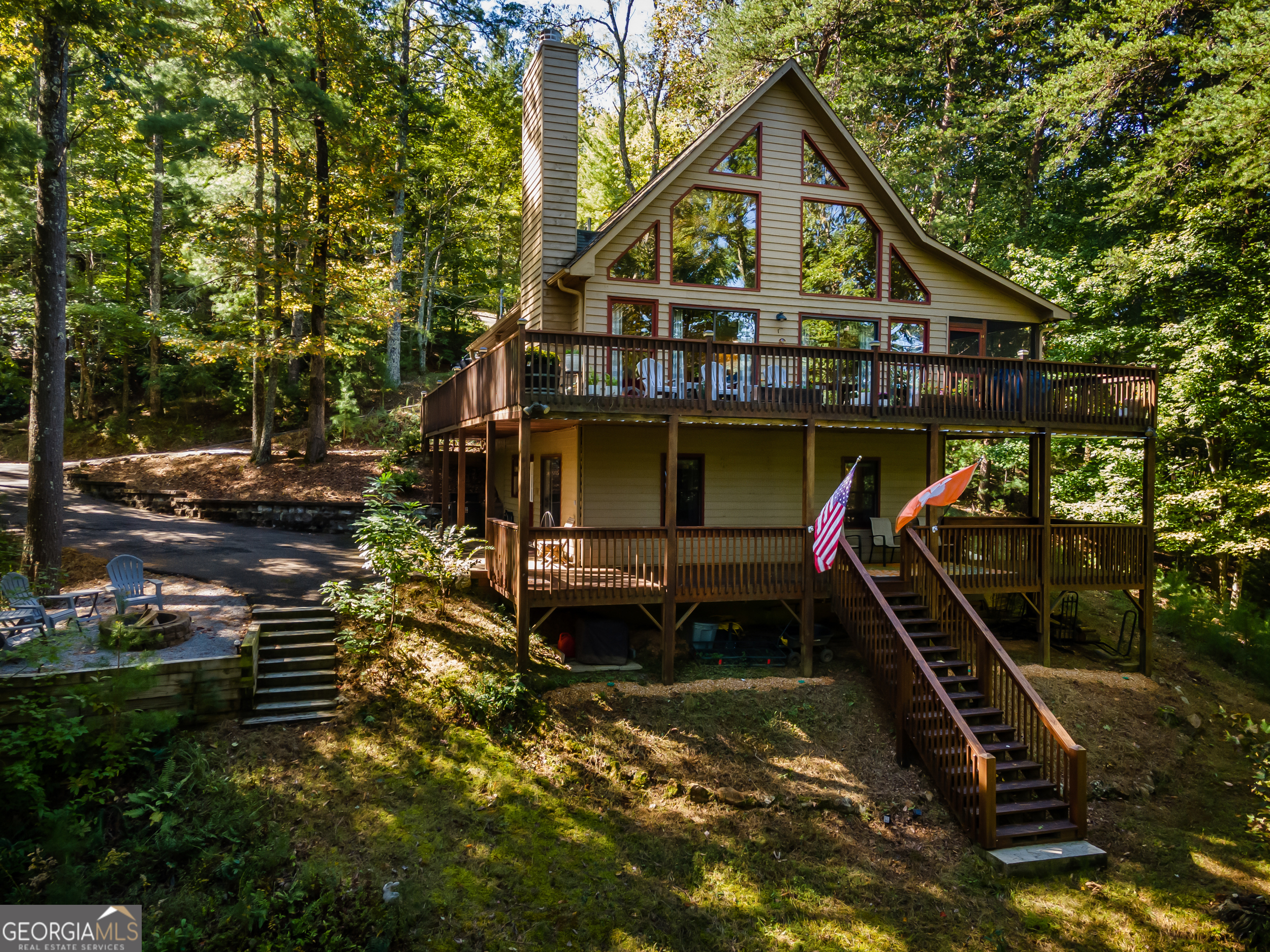 136 W Park Court Ellijay GA 30536