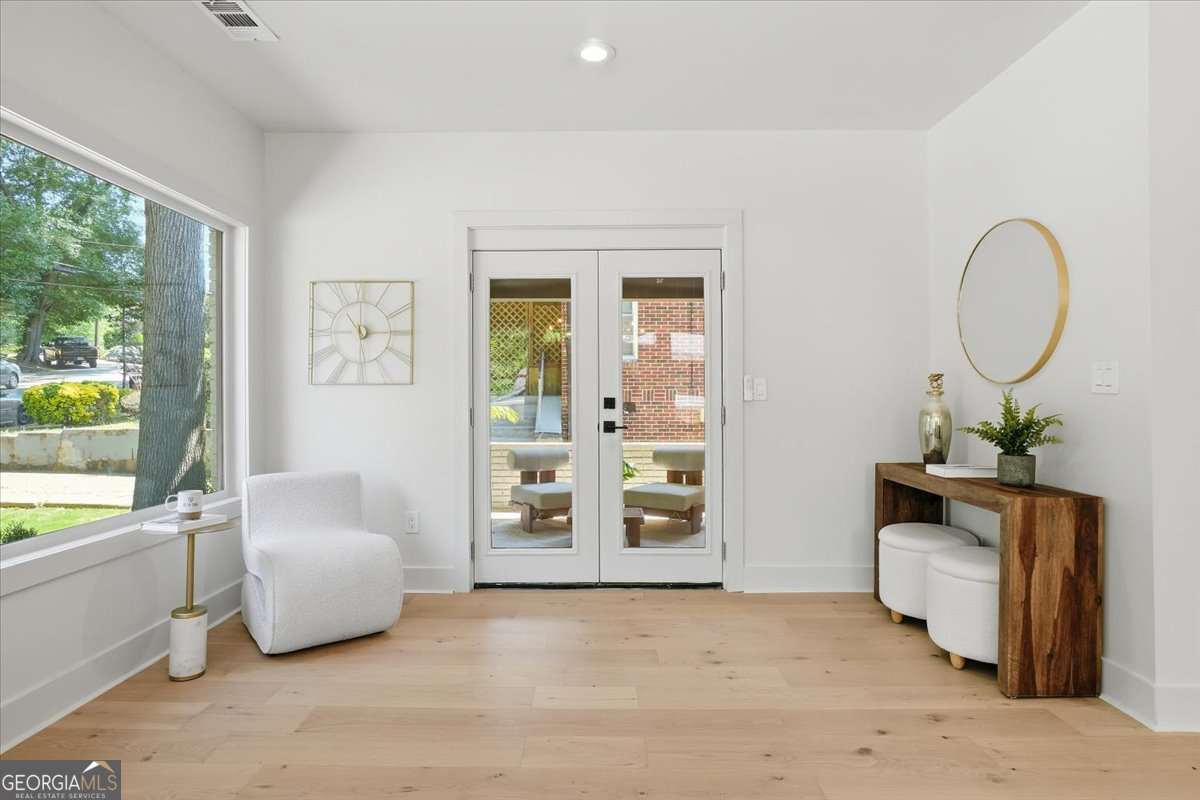 1566 Olympian Circle Atlanta GA 30310