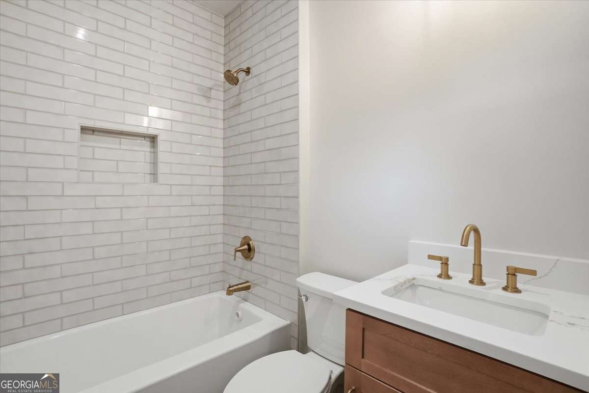 1566 Olympian Circle Atlanta GA 30310