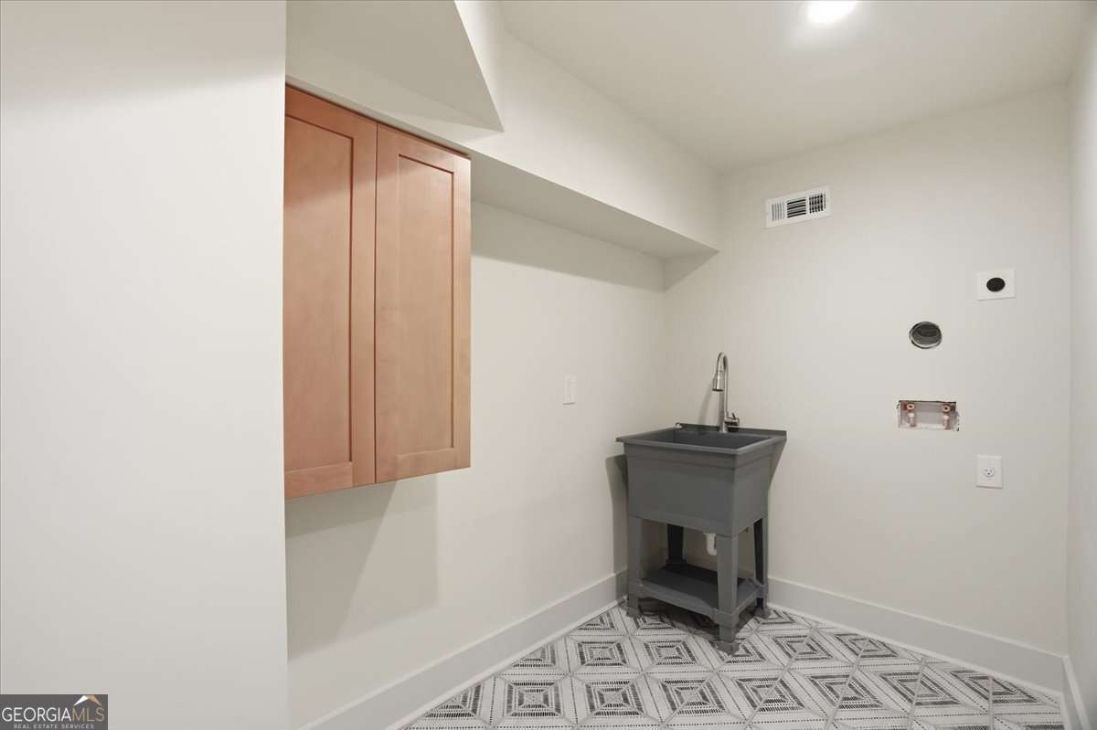 1566 Olympian Circle Atlanta GA 30310