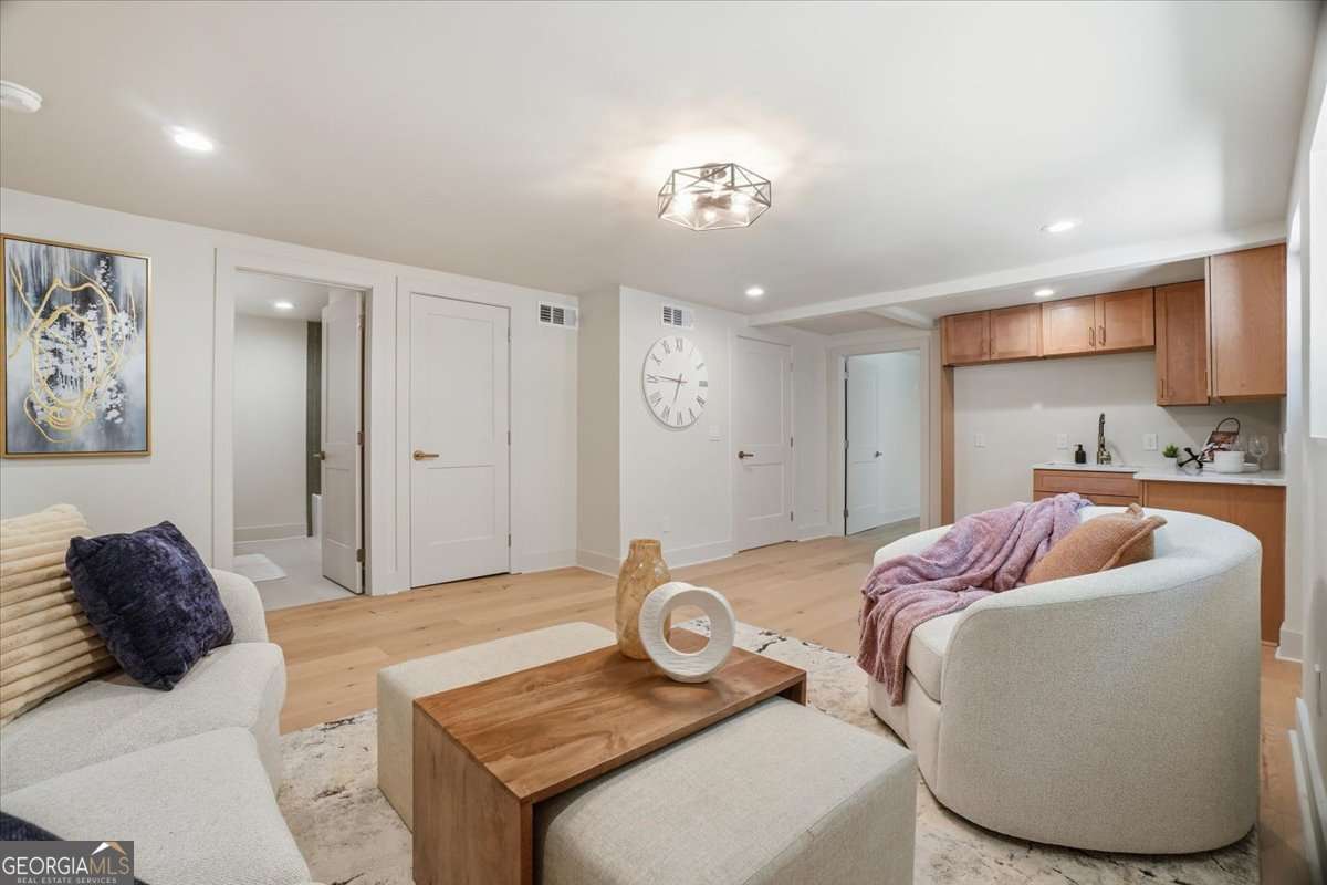 1566 Olympian Circle Atlanta GA 30310