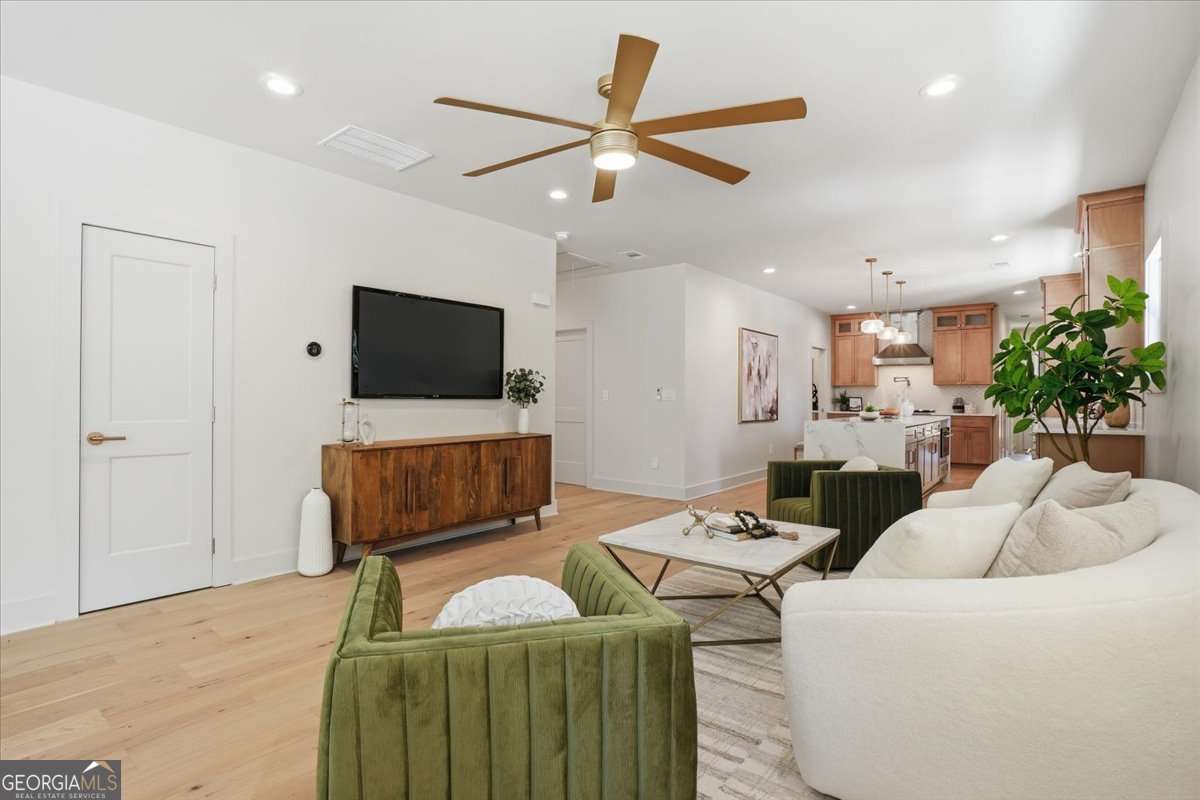 1566 Olympian Circle Atlanta GA 30310