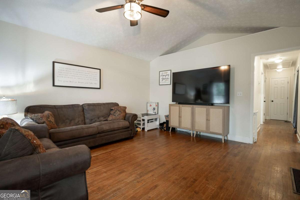 223 5th Avenue Winder GA 30680