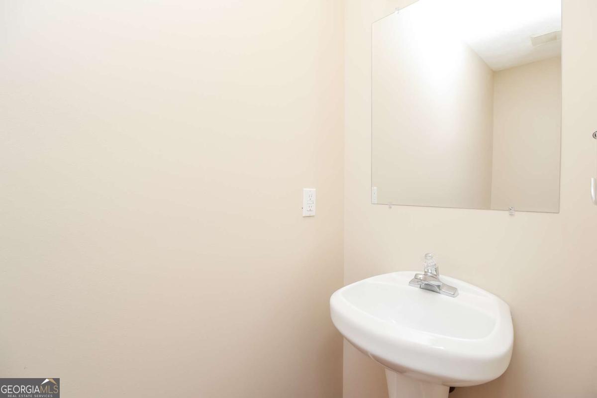 2014 Manhattan Parkway Decatur GA 30035