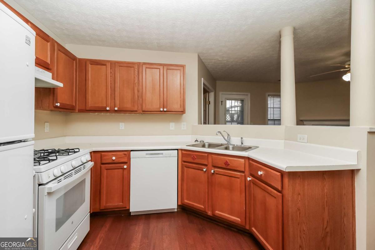 2014 Manhattan Parkway Decatur GA 30035