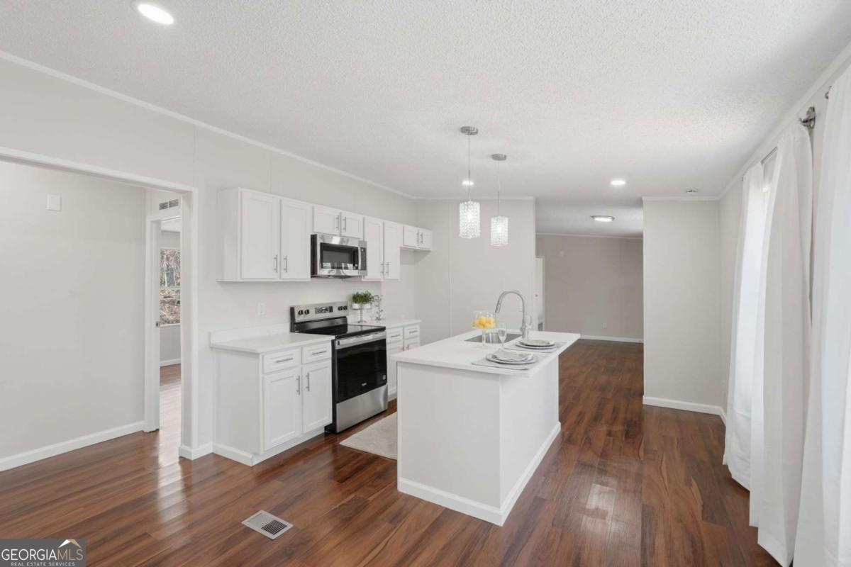 67 Forest Lake Circle Road Pendergrass GA 30567