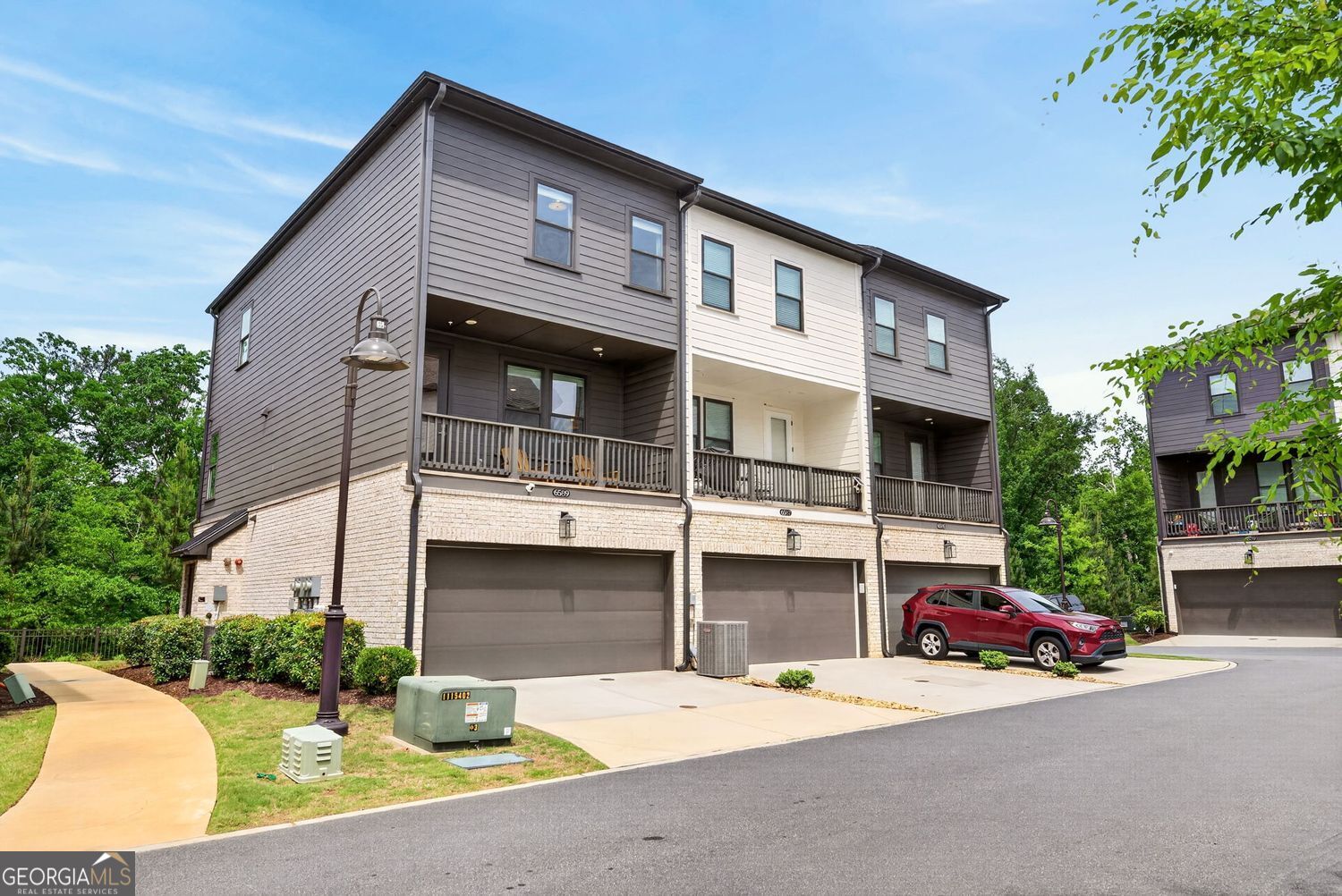6589 Beacon Drive Sandy Springs GA 30328
